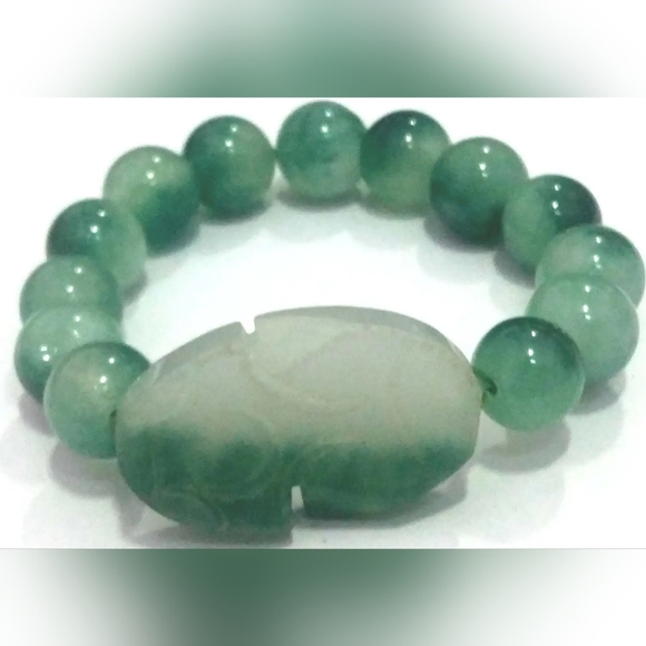 Astroghar Pi Yao with Green Jade Crystal Bracelet for Men & Women - Picture 2 of 8